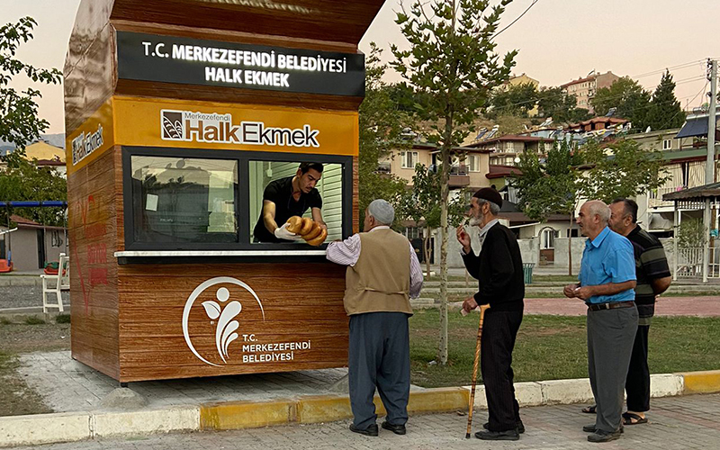 Merkezefendi Belediyesinden iki mahalleye daha halk ekmek büfesi