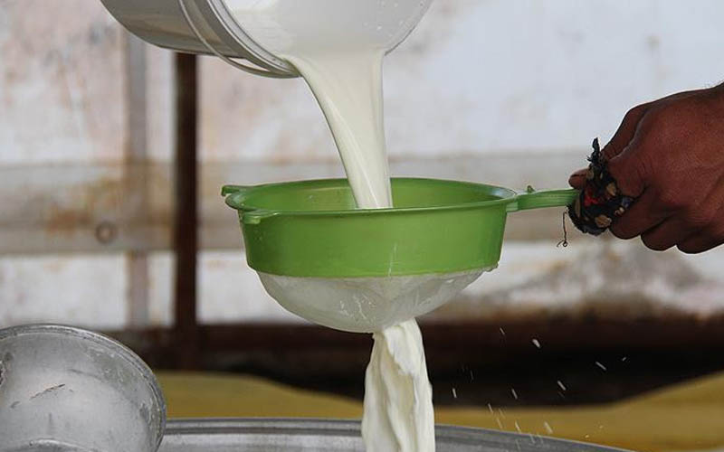 Öztürk: Çiğ süt desteği en az 1 lira olmalı