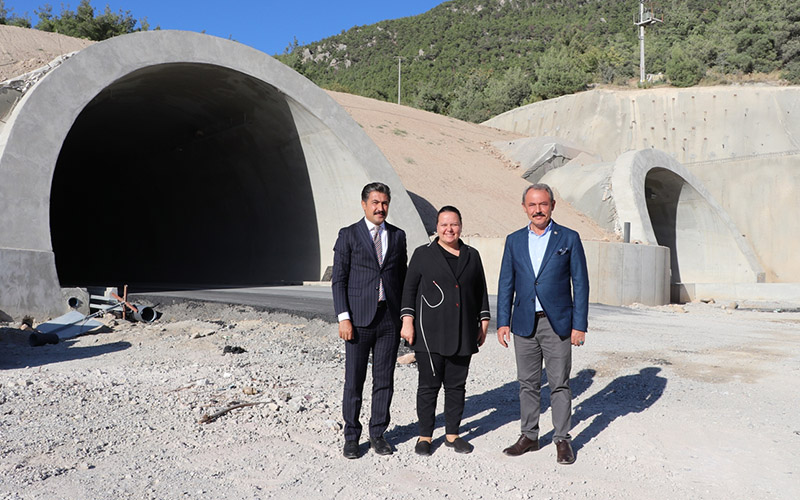 AK Partili vekiller, Honaz Tüneli ve şehir hastanesi inşaatlarını inceledi