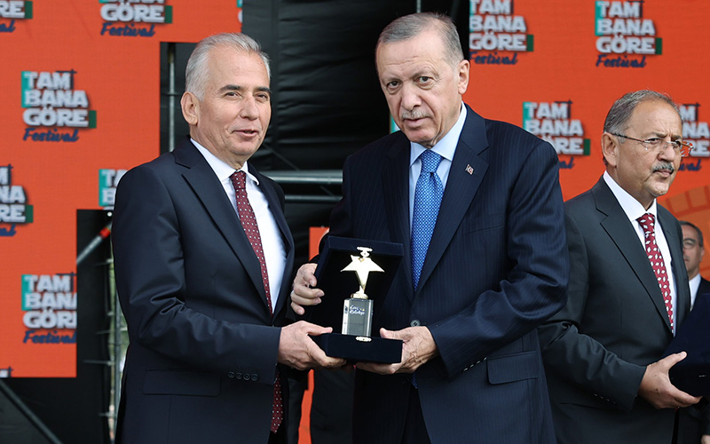“Büyükşehir’le Geziyorum” projesi Büyükşehir’e ödül getirdi