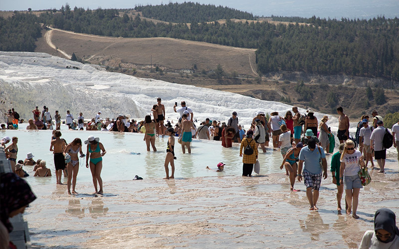 Pamukkale’ye 9 ayda 1 milyon 557 bin turist geldi