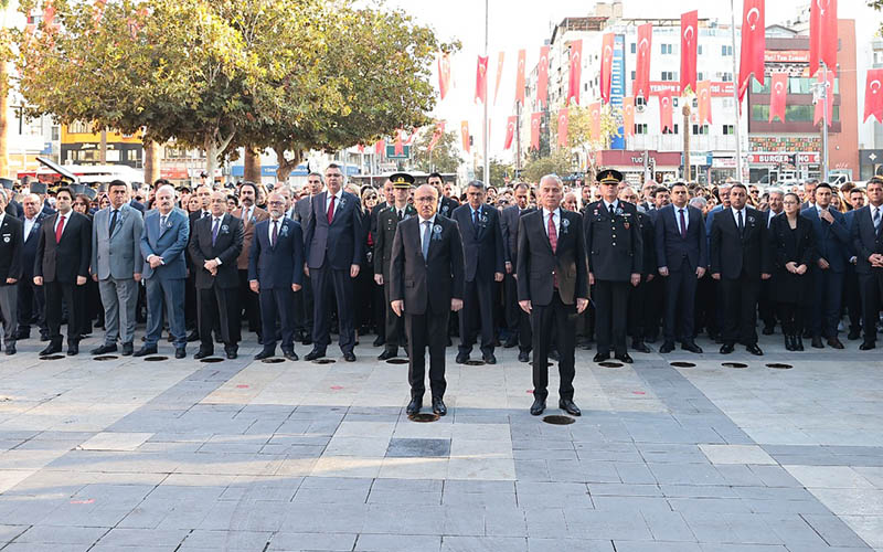 Türkiye Cumhuriyeti’nin Kurucusu Atatürk anıldı