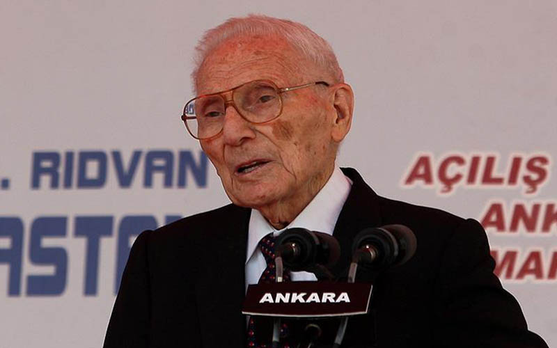 PAÜ’den 5 yıl önce vefat eden Prof Dr Ege için başsağılığı paylaşımı