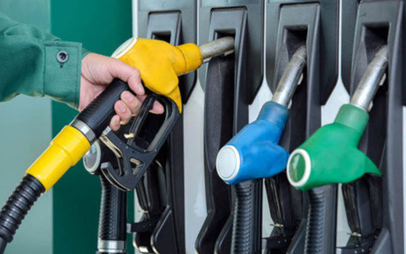 Benzine zam yolda