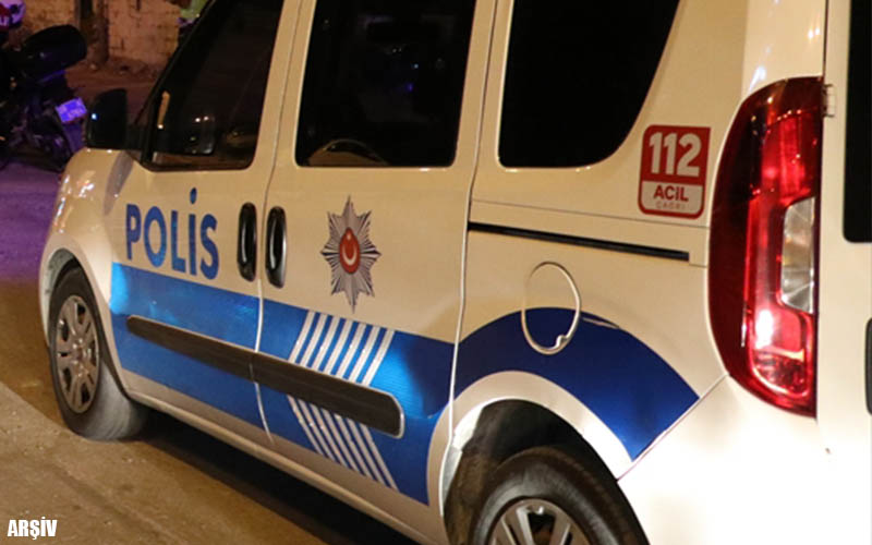 Polis aracına çarpıp kaçan cipin sürücüsü yakalandı
