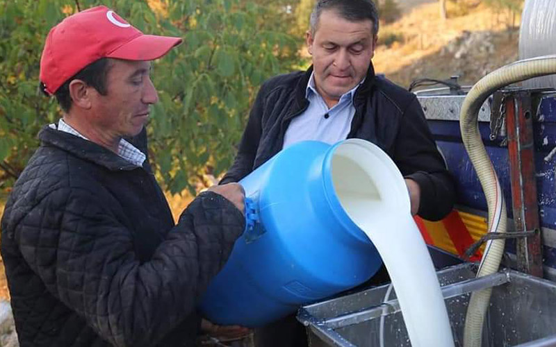 Süt kooperatifinden depremzedelere yardım kampanyası