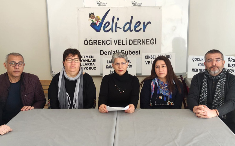 Veli-Der: Üniversiteler yüz yüze eğitime devam etmeli