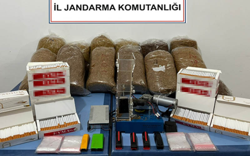 Jandarma operasyonunda kilolarca kaçak tütün ele geçirildi