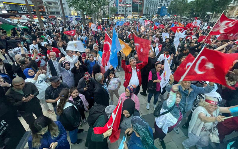 Erdoğan kazandı, AK Parti Çınar’da kutladı