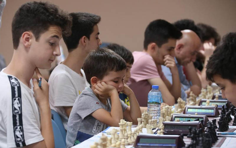 Merkezefendi’de satranç sporcuları 19 Mayıs’ta yapılacak turnuvada karşılaşacak
