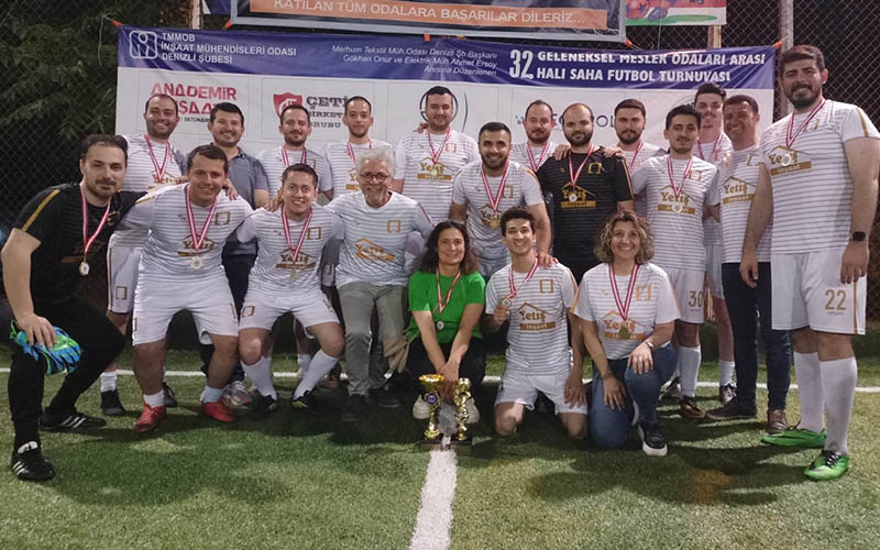 Meslek Odaları Arası Halı Saha Futbol Turnuvası’nda kazanan Mimarlar Odası Denizli Şubesi