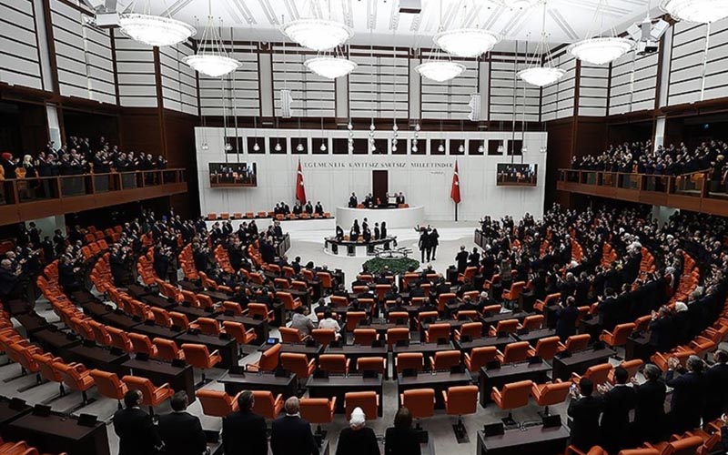 Emekliye zam düzenlemesi meclisten yüzde 25 olarak geçti