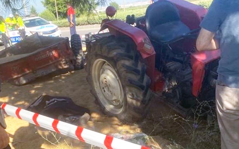 TIR ile çarpışan traktörün sürücüsü öldü