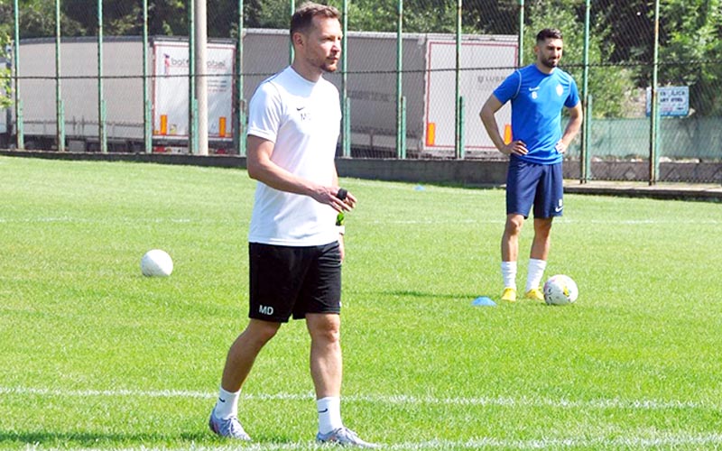 Denizlili teknik direktör Murat Daban’ın takımı şampiyon oldu