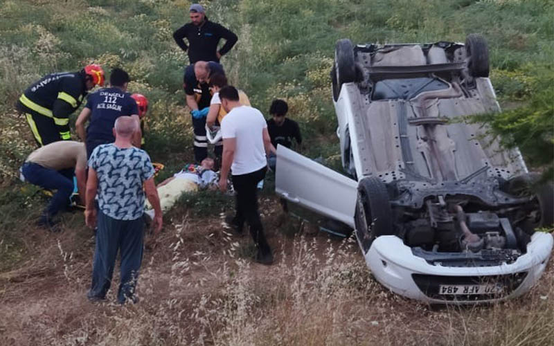 Otomobil takla atıp tarlaya yuvarlandı