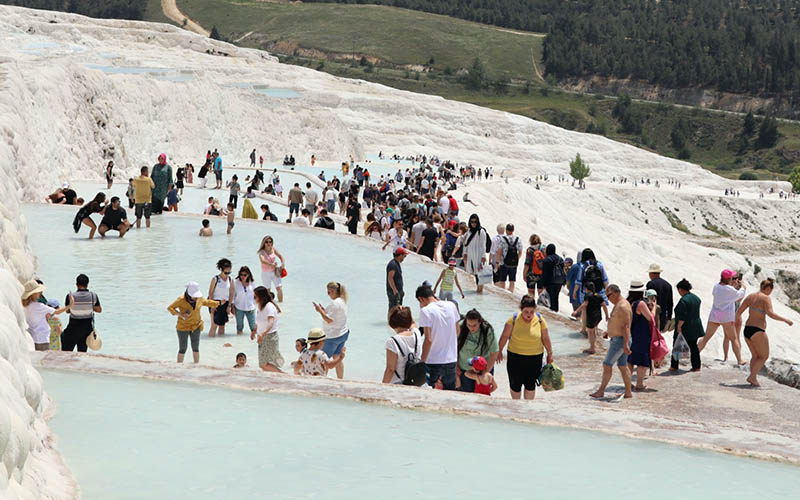 Pamukkale’ye yılın ilk yarısında 811 bin 156 ziyaretçi