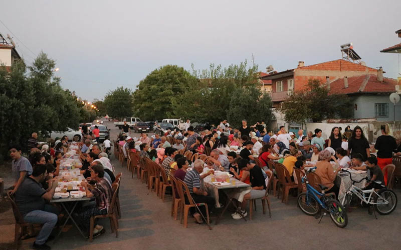 Muharrem ayının  ilk gününde Sarayköy’de iftar sofrası kuruldu