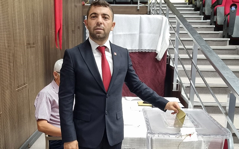 CHP Sarayköy İlçe Başkanlığına Mesut Efe seçildi