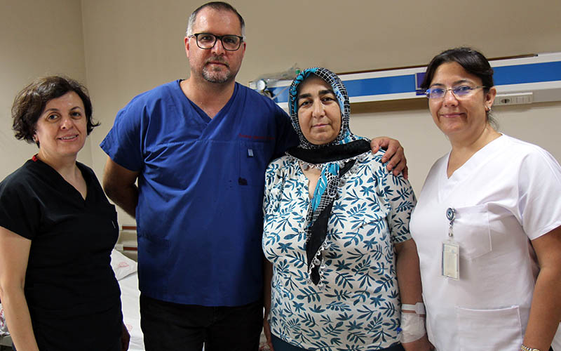 Denizli Devlet Hastanesinde vNOTES yöntemiyle rahim sarkması ameliyatı