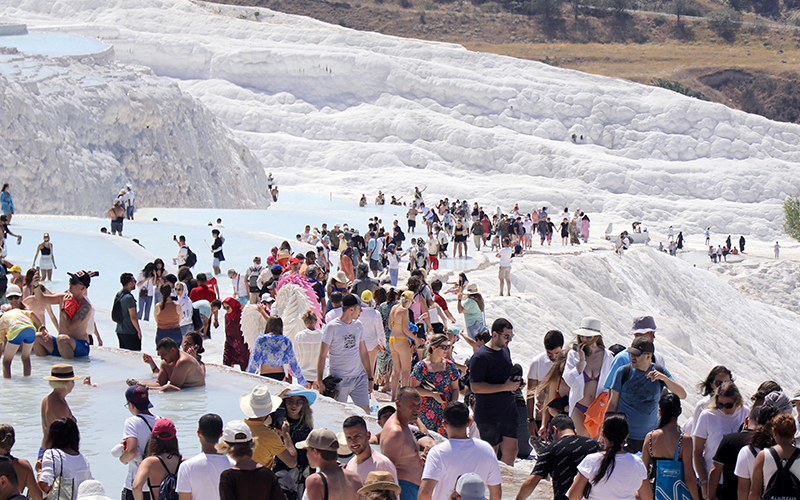 Pamukkale ağustos ayında 362 bin 883 turisti ağırladı