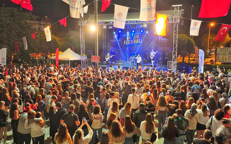 Gençlik Festivali sahnesi müzik gruplarını ağırladı