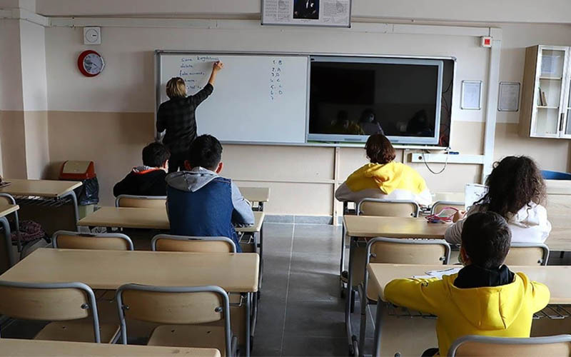Eğitim İş Şube Başkanı Aydoğan: Öğretmen borçla ayakta
