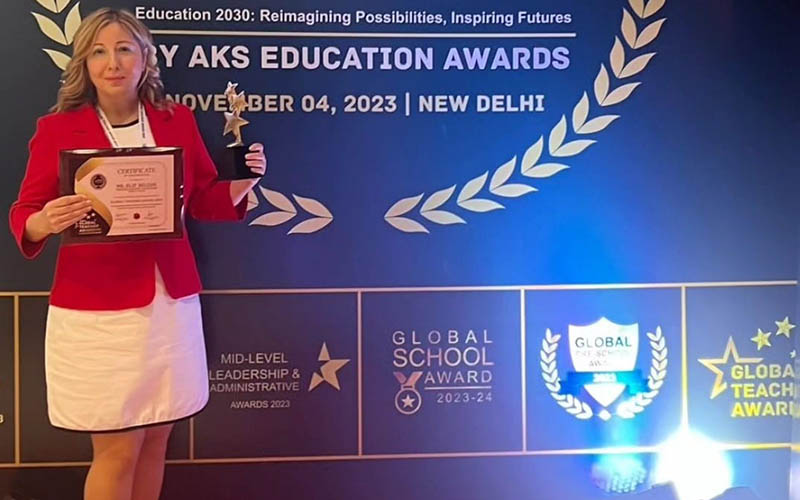 Elif Selçuk’a Küresel Öğretmen Ödülü