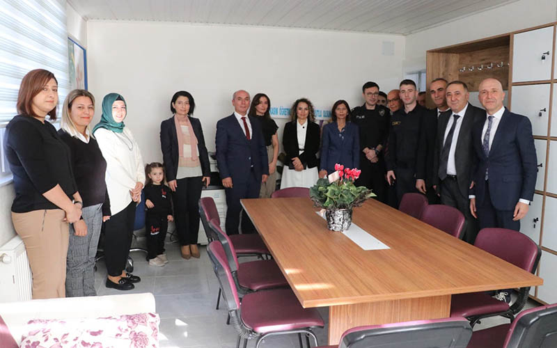 Öğretmenler odası sınıfa çevrildi, Sarayköy Belediyesi yeni öğretmenler odası inşa etti