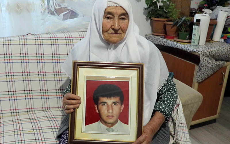 Şehit öğretmen çiftin yakınlarının acısı 30 yıldır dinmiyor