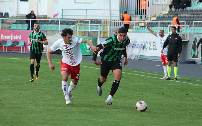 Denizlispor evinde ağırladığı Düzcespor’a 2-1 yenildi