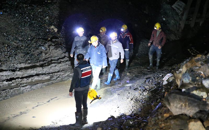 Krom madeninde göçük: 2 kişi öldü, 1 kişiyi kurtarma çalışması sürüyor