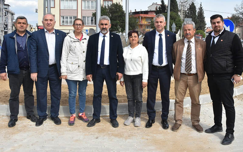 Berberoğlu, meclis üyesi adaylarıyla birlikte sahada