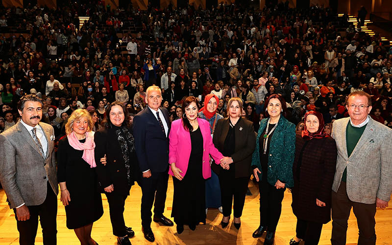Türkan Şoray’lı Büyükşehirle Üreten Kadınlar Festivali’ne yoğun ilgi