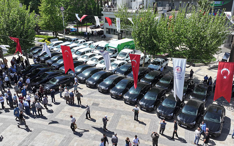 Denizli Büyükşehir Belediyesinden “kiralık araç” sergisi