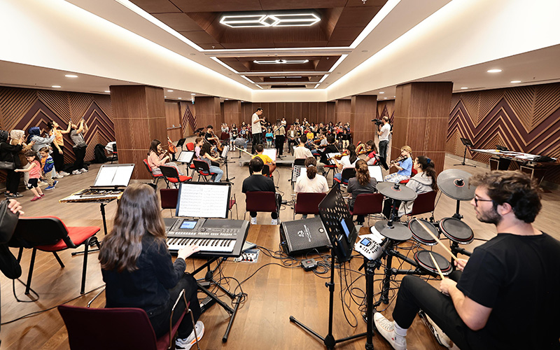 Büyükşehir Çocuk Korosu ve Orkestrası, 23 Nisan konserlerine hazırlanıyor