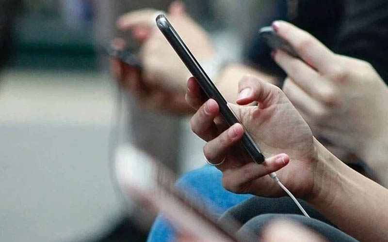 Cep telefonu tarifelerine zam yapıldı