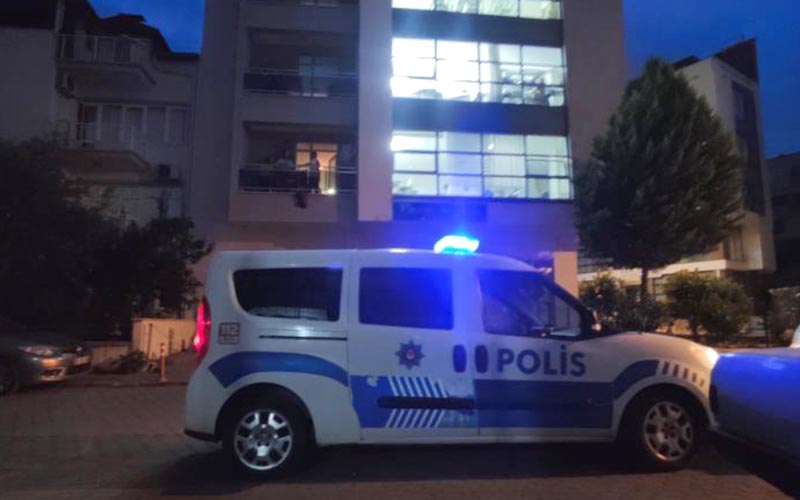 Kız yüzünden çıkan kavgada 1 kişi bıçakla ağır yaralandı