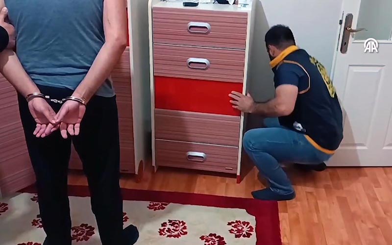 Dolandırıcılık operasyonunda 15 kişi yakalandı
