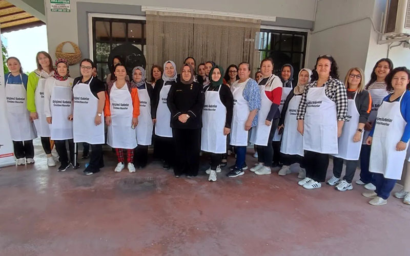 Denizli’de 200 kadına profesyonel şeflerden eğitim
