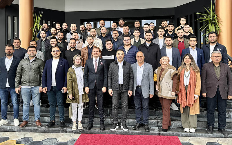 DTO Başkanı Erdoğan, genç girişimciler ile bir araya geldi