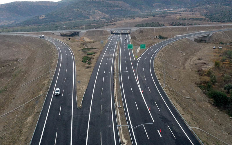 Aydın-Denizli otoyolunda neler oluyor, 11 milyon 680 bin araç geçer mi?