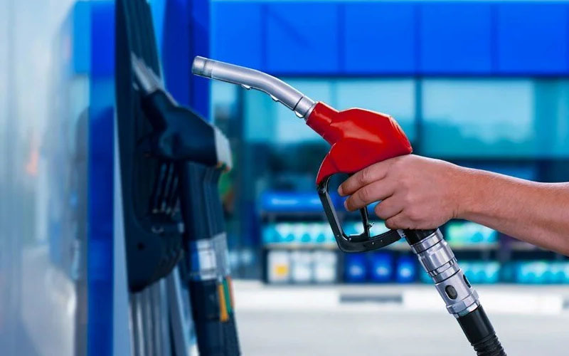 Akaryakıtta çifte indirim yapıldı, işte benzin ve motorinde yeni fiyatlar