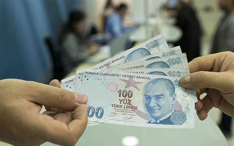 Emekli aylığı zam farkları hesaplara yatırılıyor