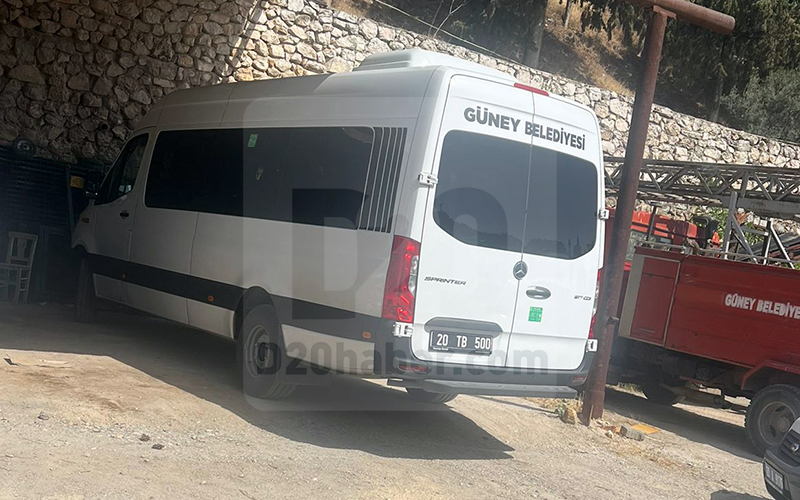 Belediyeye işçi alacakları gerekçe gösterilerek haciz yapıldı
