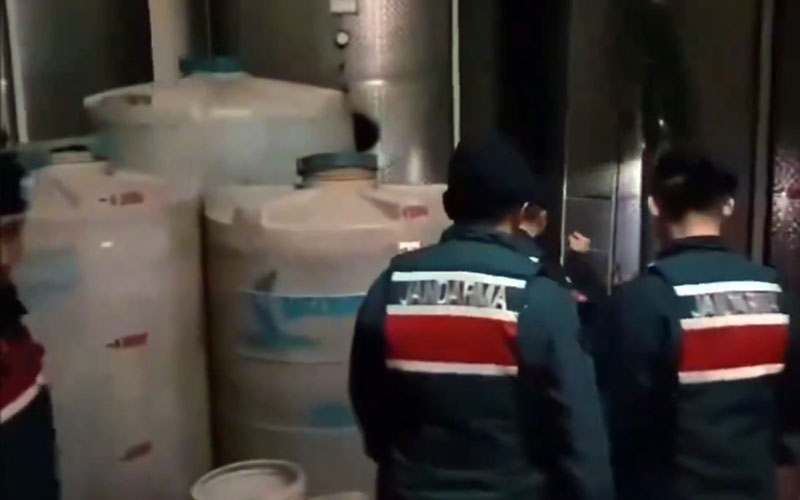 Kaçak ve sahte içki üretenlere operasyon düzenlendi