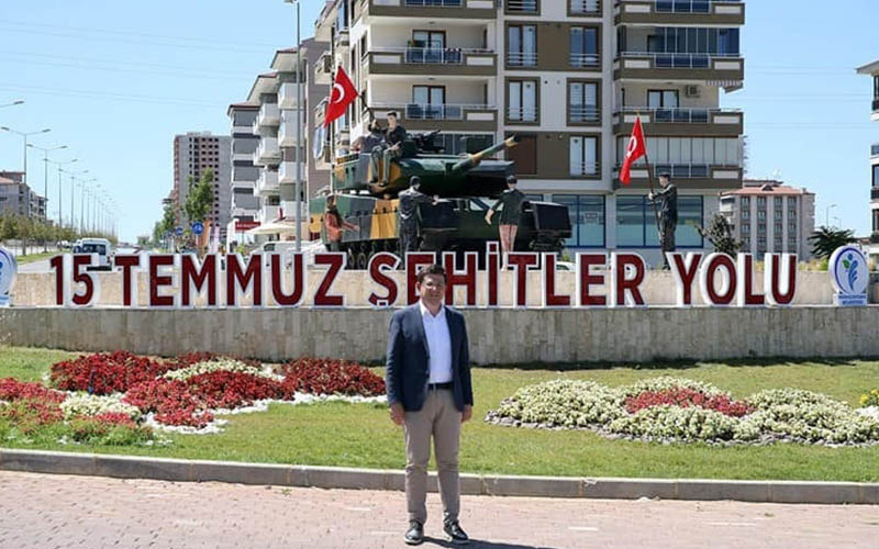 Subaşıoğlu’ndan Doğan’a Tanklı Meydan eleştirisi