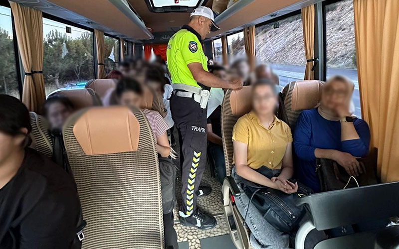 Polisten ‘biletsiz yolcu’ denetimi