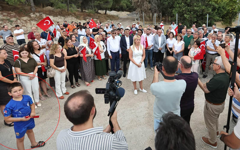 Çocuk “ağaçlarımızı kestirmeyiz” dedi, başkanlar destek verdi