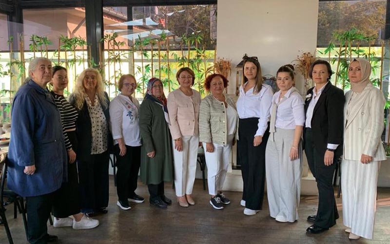Kadın girişimciler kooperatif kurup çiçek üretimine başladı