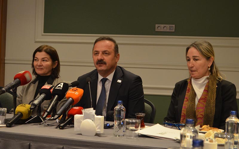 Ağıralioğlu: Bağıran çağıran siyasetten yorulduk